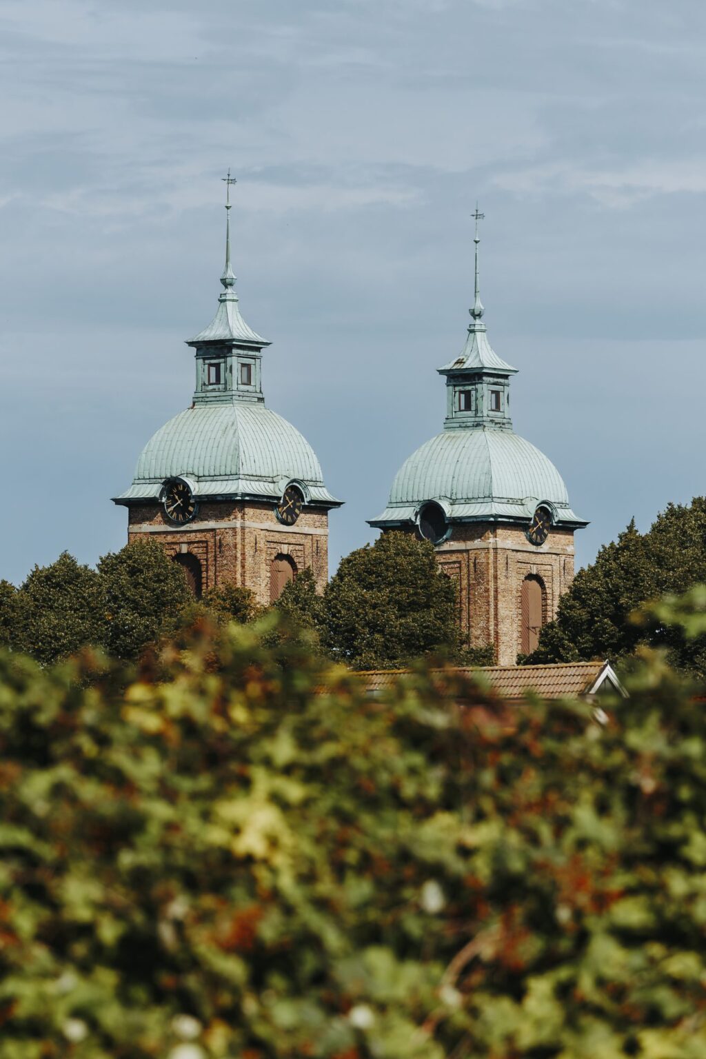 Sofia Albertina kyrkas två kopparklädda torn