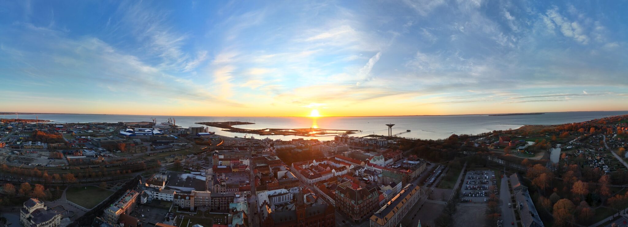 Panorama över Landskrona i solnedgång